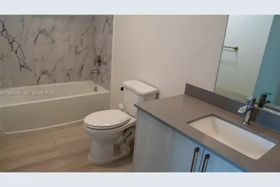 26720 Old Dixie Hwy #303, Homestead, FL 33032 - Photo 10
