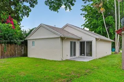 792 SW 9th St, Florida City, FL 33034 - Photo 6