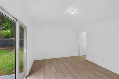 792 SW 9th St, Florida City, FL 33034 - Photo 16