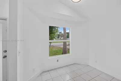 792 SW 9th St, Florida City, FL 33034 - Photo 14