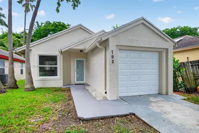 792 SW 9th St, Florida City, FL 33034 - Photo 2
