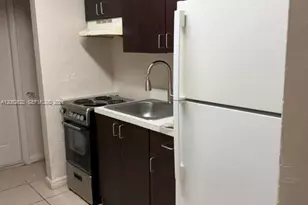 429 NW 14th Ave, Fort Lauderdale, FL 33311 - Photo 8