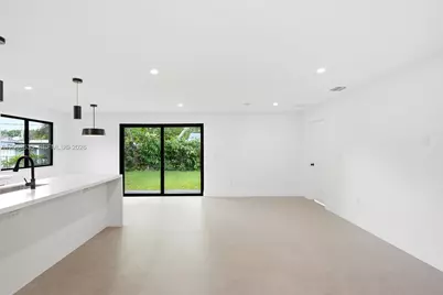 6421 SW 59th Ave, South Miami, FL 33143 - Photo 4