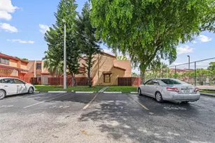 291 W Park Dr, Miami, FL 33172 - Photo 26