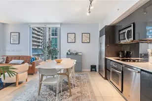 31 SE 6th St, Miami, FL 33131 - Photo 10