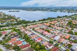 18451 NW 22nd St, Pembroke Pines, FL 33029 - Photo 38