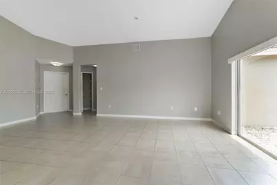 18946 NW 10th St, Pembroke Pines, FL 33029 - Photo 2