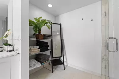 500 Brickell Ave #1405, Miami, FL 33131 - Photo 28