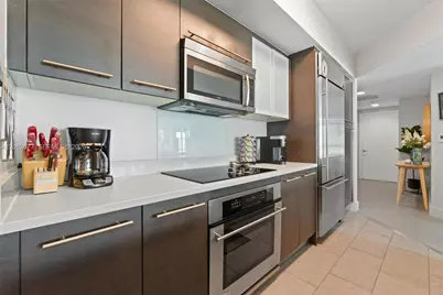 500 Brickell Ave #1405, Miami, FL 33131 - Photo 12