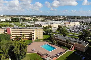 9240 Fontainebleau Blvd, Miami, FL 33172 - Photo 24