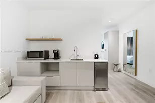 229 SW 9th St, Miami, FL 33130 - Photo 2