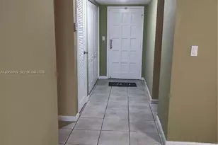 6301 N Fall Circle Dr, Lauderhill, FL 33319 - Photo 10