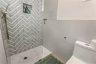 1102 N 13th Ave, Hollywood, FL 33019 - Photo 20