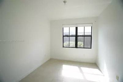 10440 NW 61st Ln, Doral, FL 33178 - Photo 14