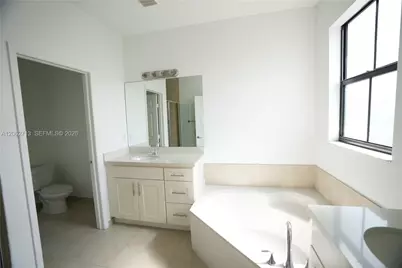 10440 NW 61st Ln, Doral, FL 33178 - Photo 10