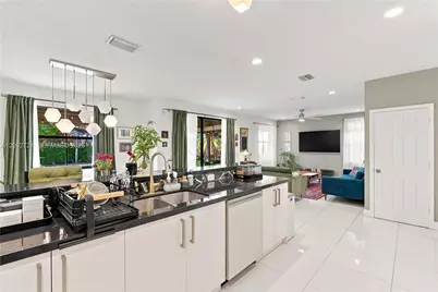[Address not provided], Miami, FL 33172 - Photo 14
