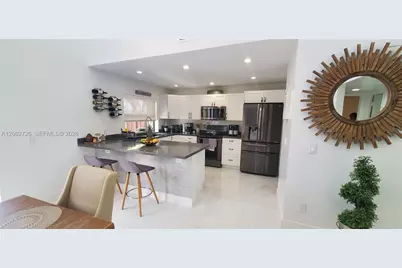 6005 NW 170th Ter, Hialeah, FL 33015 - Photo 4