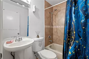 15680 SW 82nd Cir Ln, Miami, FL 33193 - Photo 34