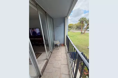 310 Fontainebleau Blvd #206, Miami, FL 33172 - Photo 8