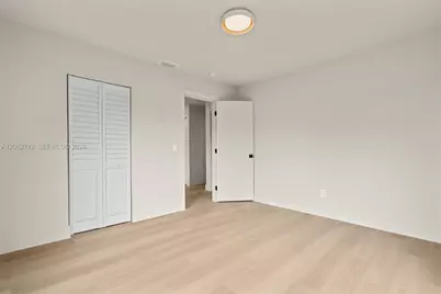 1067 NW 101st St, Miami, FL 33150 - Photo 10