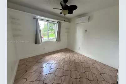 17843 NW 63rd Ct Front #0, Hialeah, FL 33015 - Photo 8
