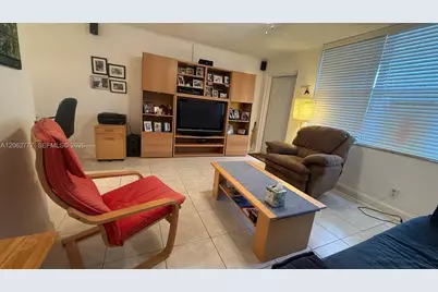 9081 Sunrise Lakes Blvd #105, Sunrise, FL 33322 - Photo 6