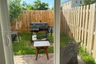 2817 SE 26th Ave, Homestead, FL 33035 - Photo 16