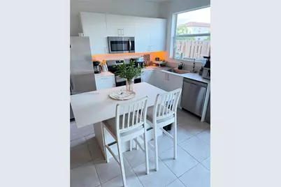 2817 SE 26th Ave, Homestead, FL 33035 - Photo 4