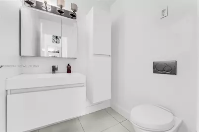 522 NE 195th St, Miami, FL 33179 - Photo 14