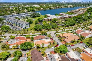 522 NE 195th St, Miami, FL 33179 - Photo 30