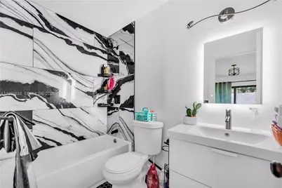522 NE 195th St, Miami, FL 33179 - Photo 22