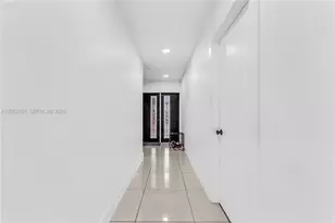 522 NE 195th St, Miami, FL 33179 - Photo 4