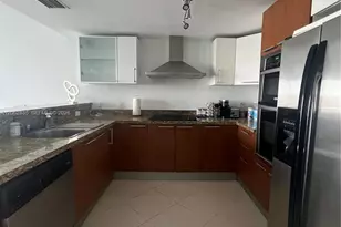 170 SE 14th St, Miami, FL 33131 - Photo 12