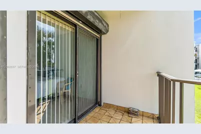 1820 W 53rd St #204, Hialeah, FL 33012 - Photo 14