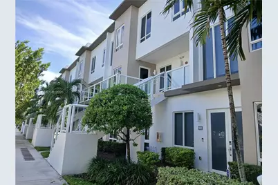 6415 NW 102nd Path #208, Doral, FL 33178 - Photo 4