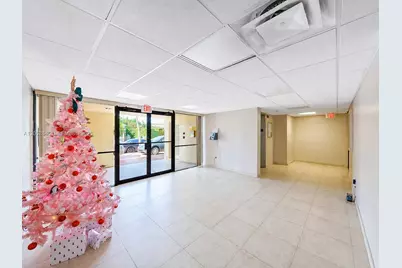 7921 Byron Ave #404, Miami Beach, FL 33141 - Photo 2