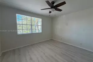 9820 NW 56th Pl, Coral Springs, FL 33076 - Photo 8