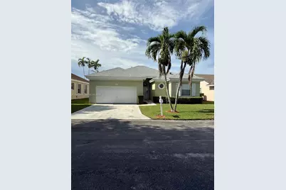 2435 SE 7th Pl #2435, Homestead, FL 33033 - Photo 2