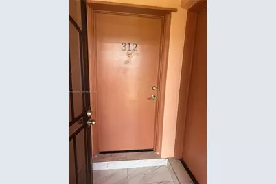 19001 NE 14th Ave #312, Miami, FL 33179 - Photo 2