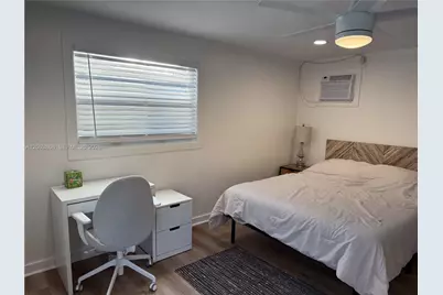 914 N Ocean Breeze #1, Lake Worth, FL 33460 - Photo 2