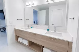 16385 Biscayne Blvd, North Miami Beach, FL 33160 - Photo 24