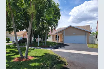 7927 NW 50th St, Lauderhill, FL 33351 - Photo 4