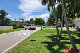 7927 NW 50th St, Lauderhill, FL 33351 - Photo 32