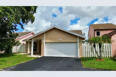 7927 NW 50th St, Lauderhill, FL 33351 - Photo 8