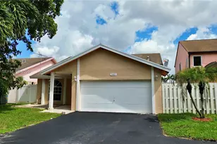 7927 NW 50th St, Lauderhill, FL 33351 - Photo 8