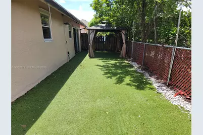 7927 NW 50th St, Lauderhill, FL 33351 - Photo 24