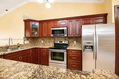 7927 NW 50th St, Lauderhill, FL 33351 - Photo 10
