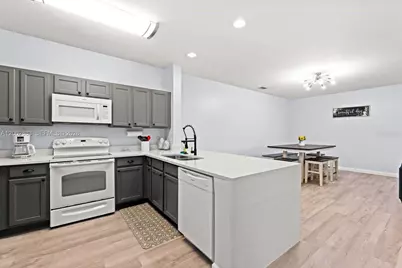 3175 Feltrim Place #305, Kissimmee, FL 34747 - Photo 4