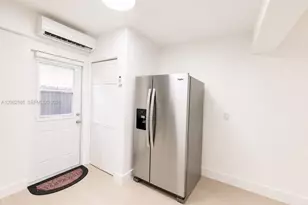 2829 SW 32nd Ct, Miami, FL 33133 - Photo 10