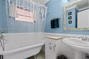 7880 NW 11th St, Pembroke Pines, FL 33024 - Photo 14